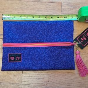 NWT Makeup Junkie medium bag